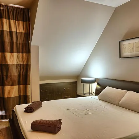 Baratero Terrasse + Free Parking Apartment